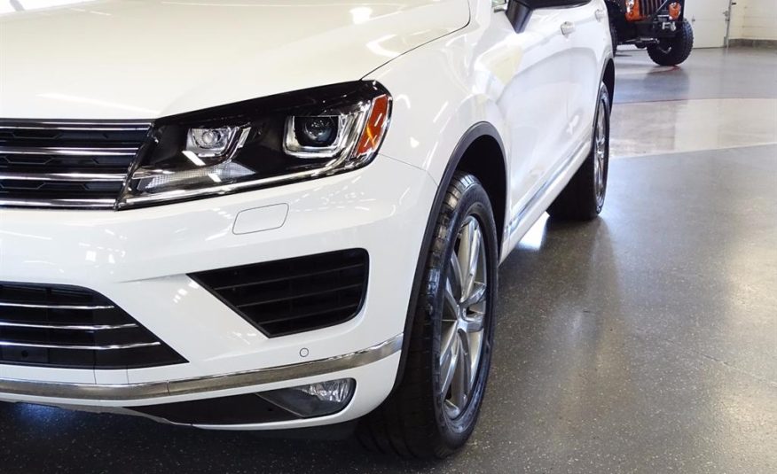 2016 Volkswagen Touareg VR6 Luxury